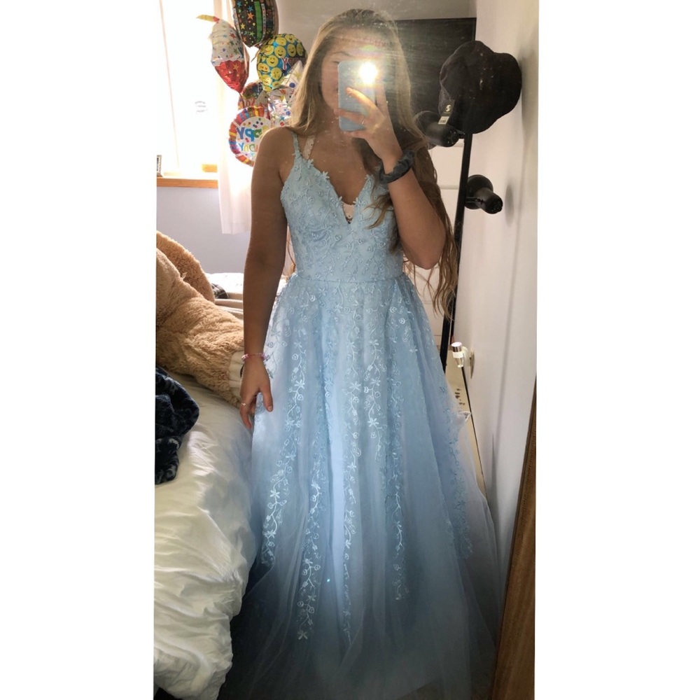 blue flower detailed prom dress